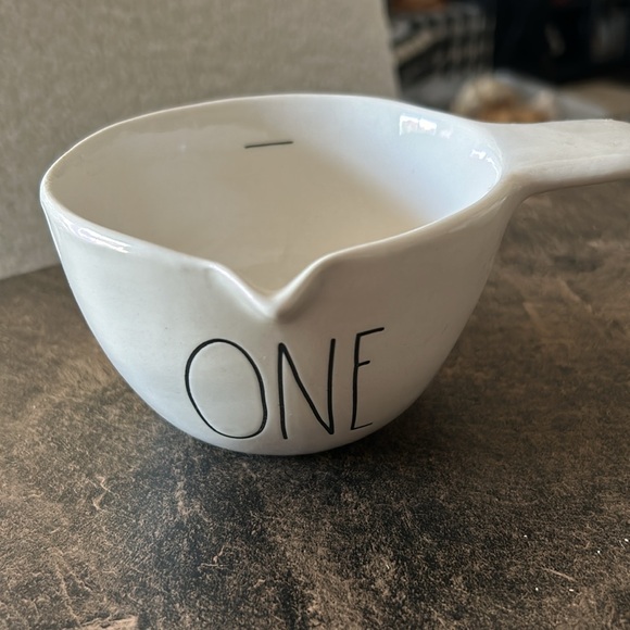 Rae Dunn measuring cups - Picture 2 of 6